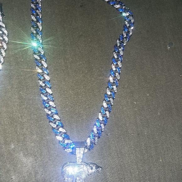 Chain - Picture 4 of 6